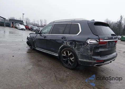 2021 BMW X7 xDrive40I z USA, uszkodzony, nr VIN 5UXCW2C06M9G96529